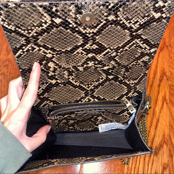 Multi Snake chain Cross Body Bag - Picture 4 of 8